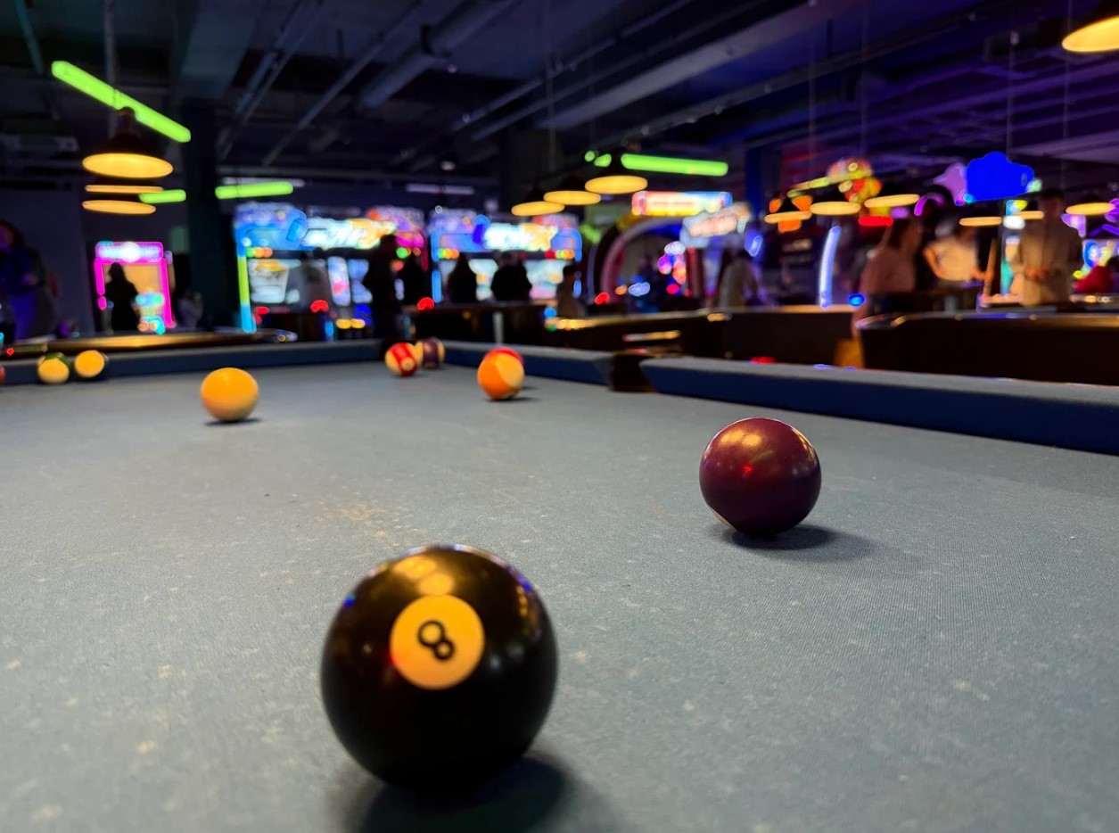 Pool table